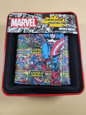 Marvel Captain America Trifold Leather Wallet With Collectors Tin NEW